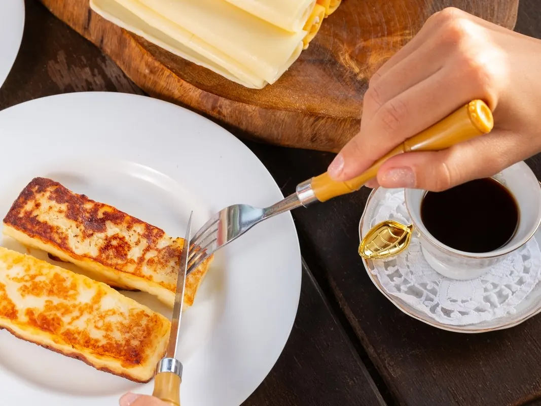 Queijo coalho na brasa com melaço
